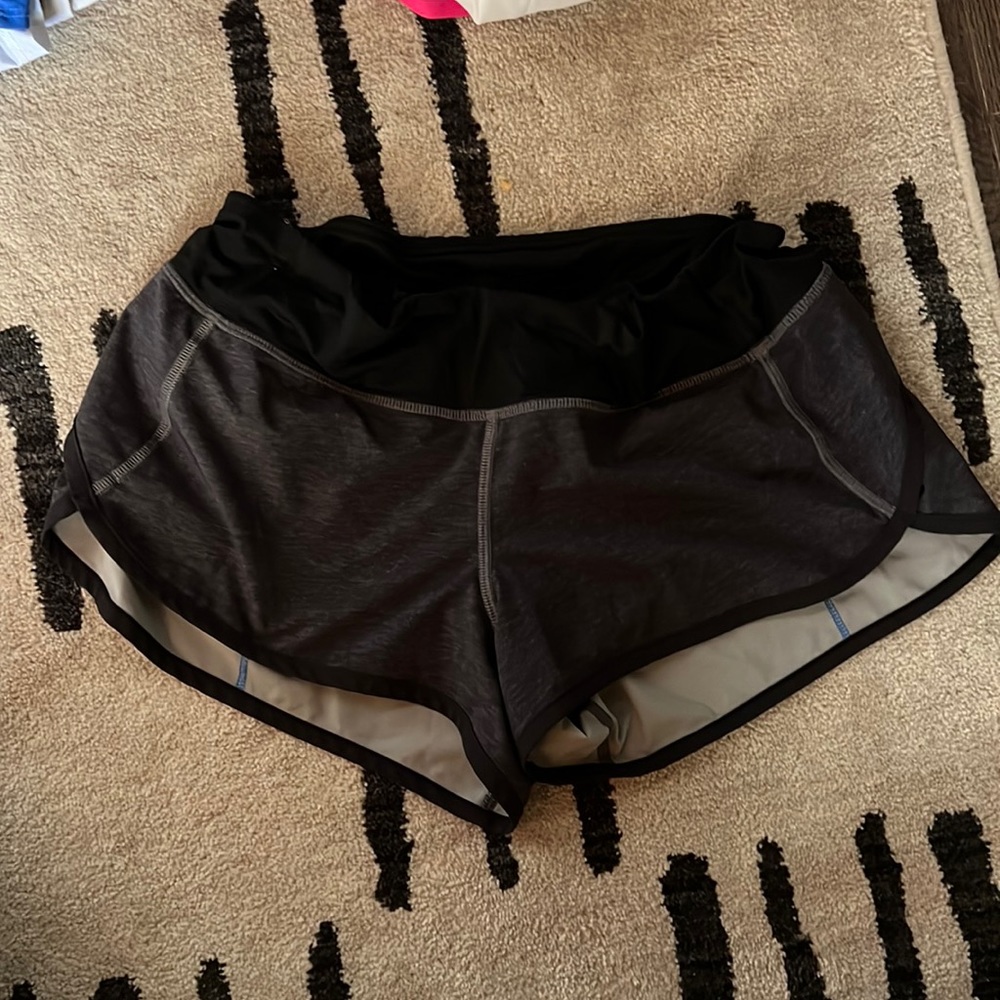 Lululemon Speed up low rise short 2.5”